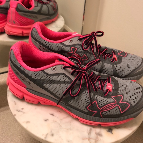 under armour breast cancer shoes
